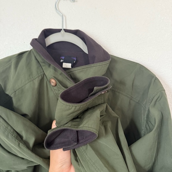 Patagonia field jacket in green with a fleece lining size: small - Picture 6 of 14